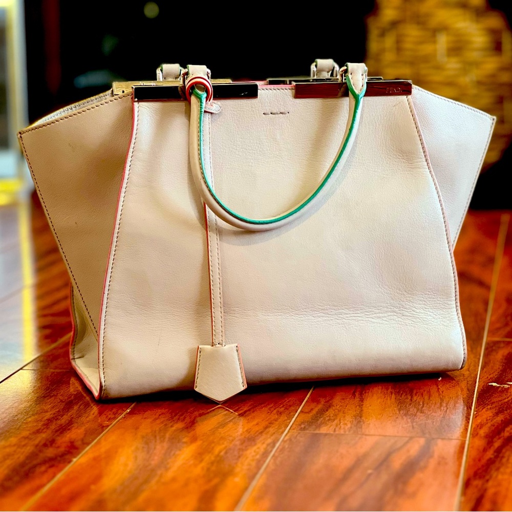 FENDI PEEKABOO GREY TOTE. Great condition only been worn a few times.